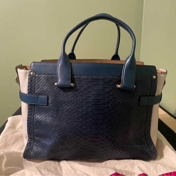 Coach Tote- Special Edition - Picture 4 of 4